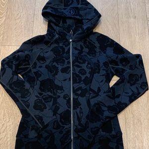 Lululemon Scuba Hoodie II Inky Floral Blue
